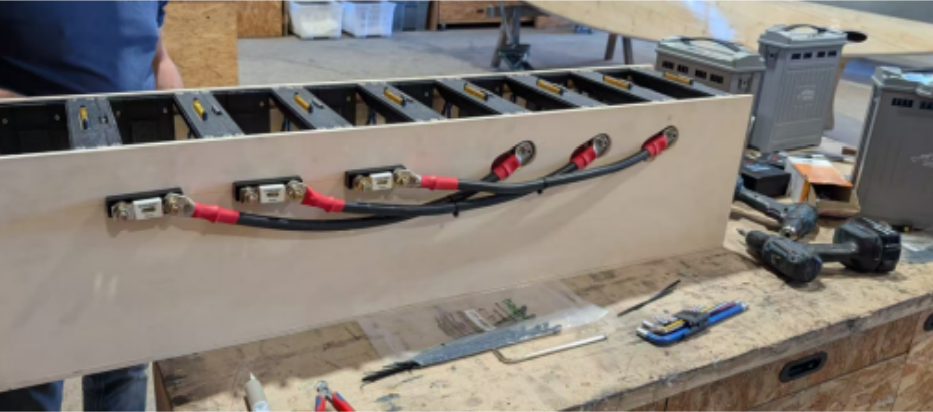 電動(dòng)船電池倉(cāng)